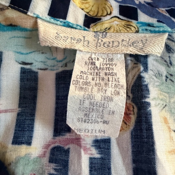 Vintage Sarah Bentley Coastal Beach Scene Button-Up Shirt - Picture 3 of 3